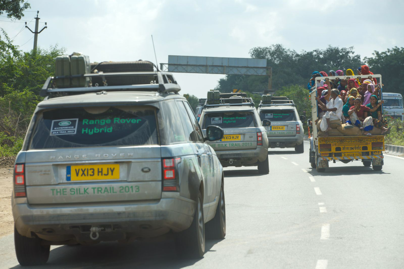 Illustration for article titled Land Rover Completes World’s First Hybrid Expedition Along Silk Trail From Solihull To Mumbai